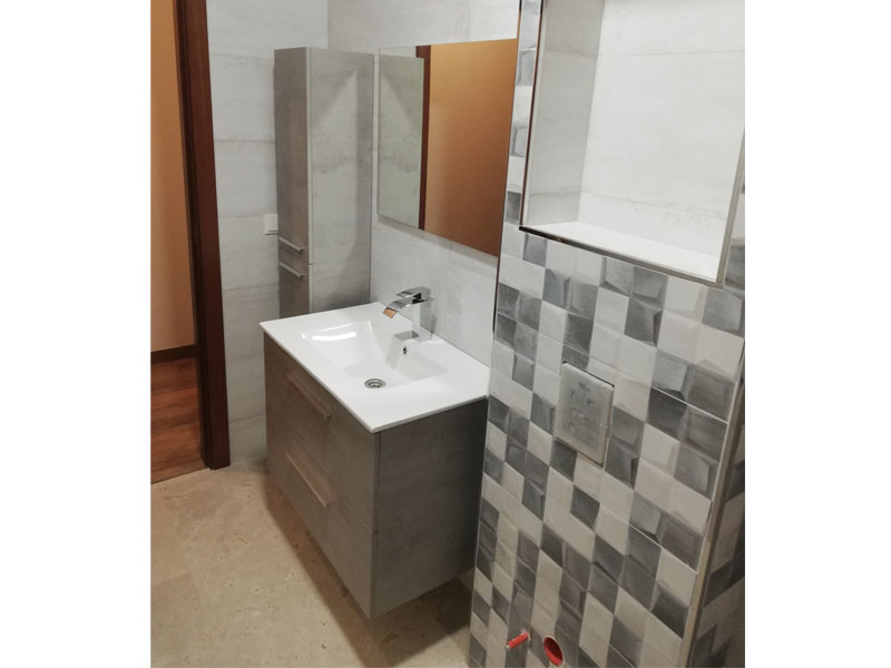 Foto de cliente de Columna de Baño Color Gris Cemento Suspendida 2P 30x150 cm