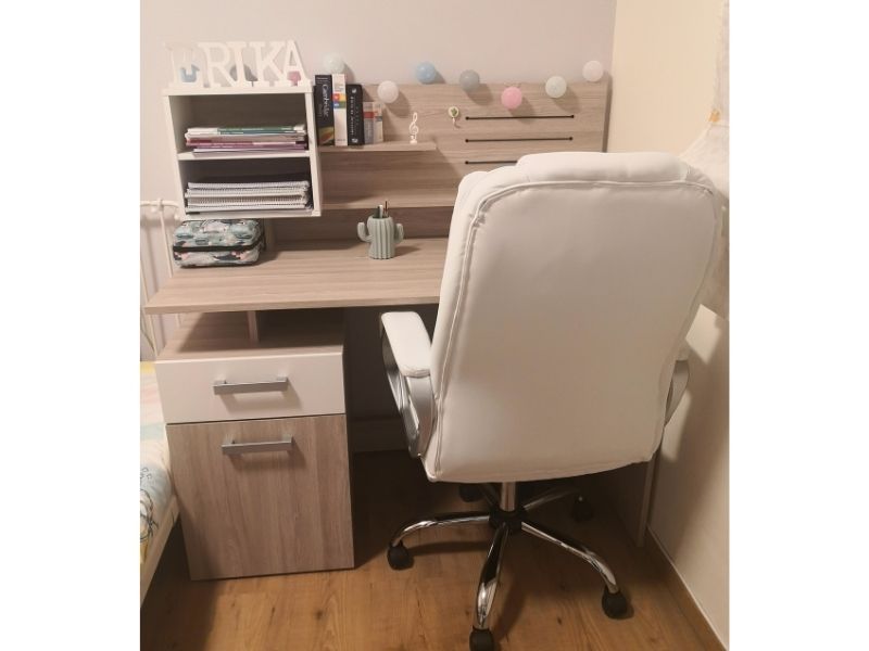 Foto de cliente de Escritorio Malicia con altillo roble y blanco 123 cm