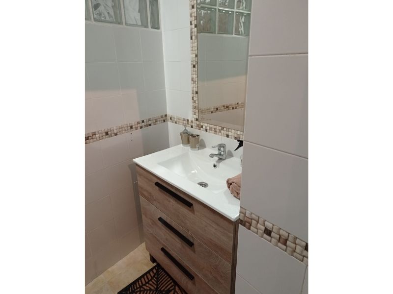 Foto de cliente de Mueble de Baño con Patas Athena y 3 Cajones 80 cm (Lavamanos Opcional)