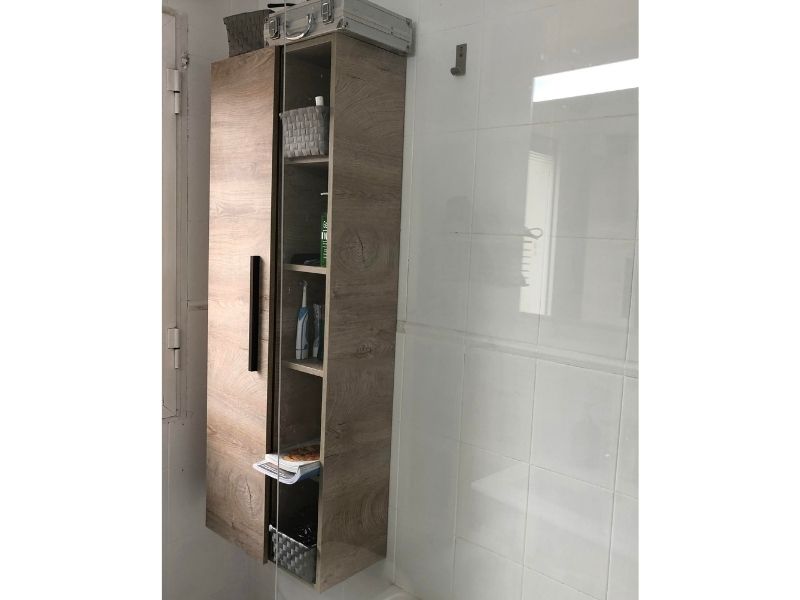 Foto de cliente de Columna de Baño 1P + Estantes Roble 51x135 cm