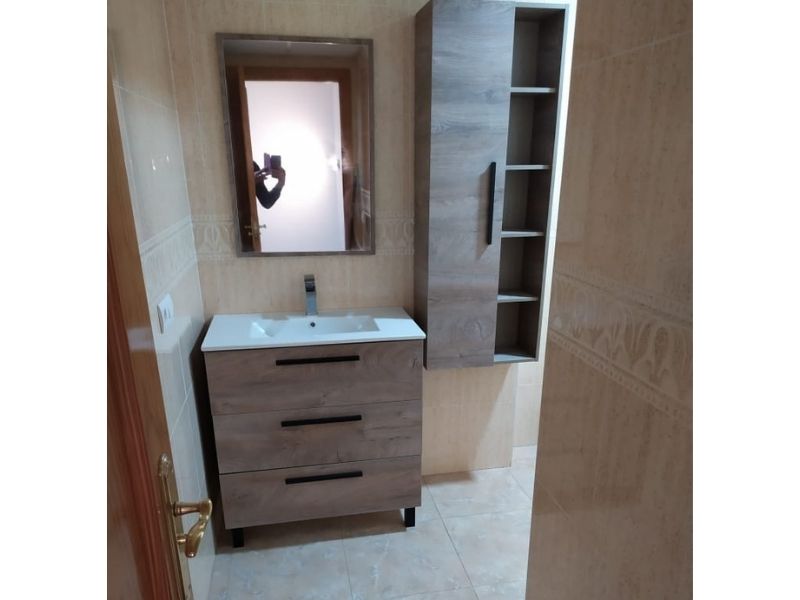 Foto de cliente de Mueble de Baño Pack con Columna (Incluye Lavabo y Espejo)