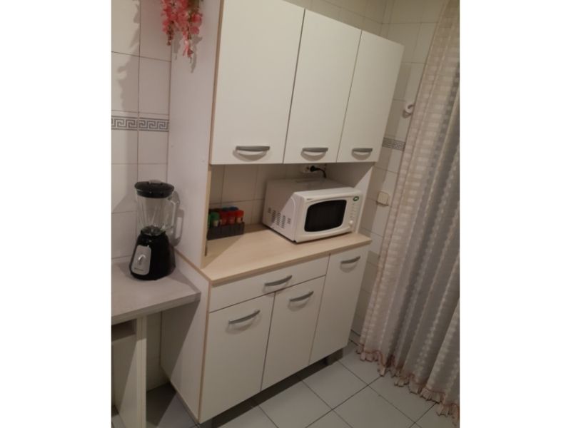 Foto de cliente de Armario aparador blanco cocina 6 puertas. Blanco y roble 101x185 cm