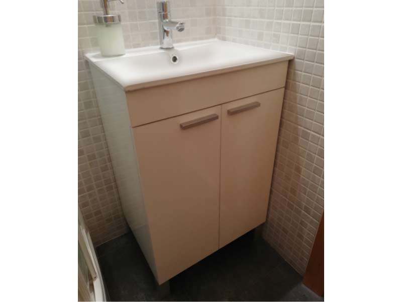 Foto de cliente de Mueble de Baño con Patas y Espejo Camelia Blanco Brillo 40 cm (Lavamanos Opcional)