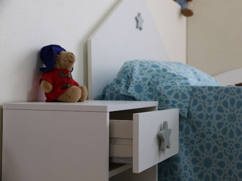 Foto de cliente de Mesita de Noche Infantil Star Dormitorio 56x40x33 cm