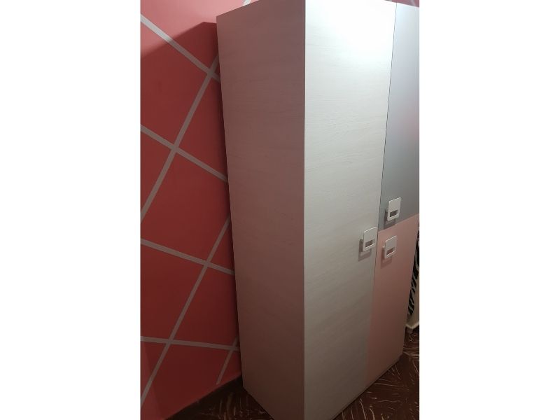 Foto de cliente de Armario Juvenil 3 Puertas Blanco Alpes y Rosa 90x200 cm