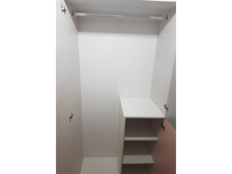 Foto de cliente de Armario Juvenil 3 Puertas Blanco Alpes y Rosa 90x200 cm