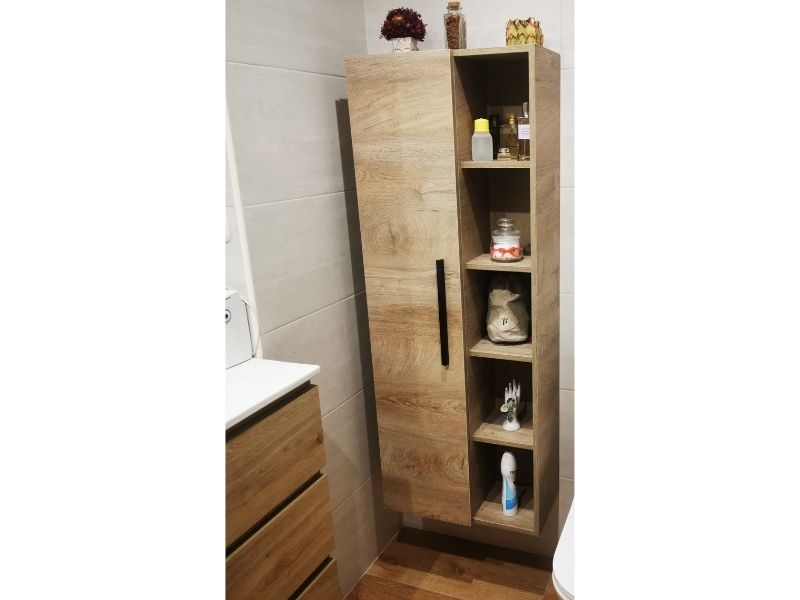 Foto de cliente de Columna de Baño 1P + Estantes Roble 51x135 cm