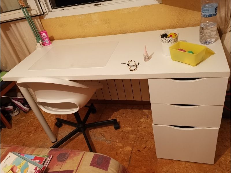 Foto de cliente de Mesa escritorio con cajones Athena color blanco 138 cm