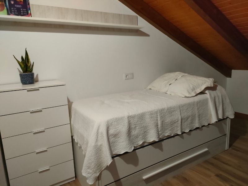 Foto de cliente de Habitación Juvenil Moderna Conjunto de Muebles Elliot con Somieres