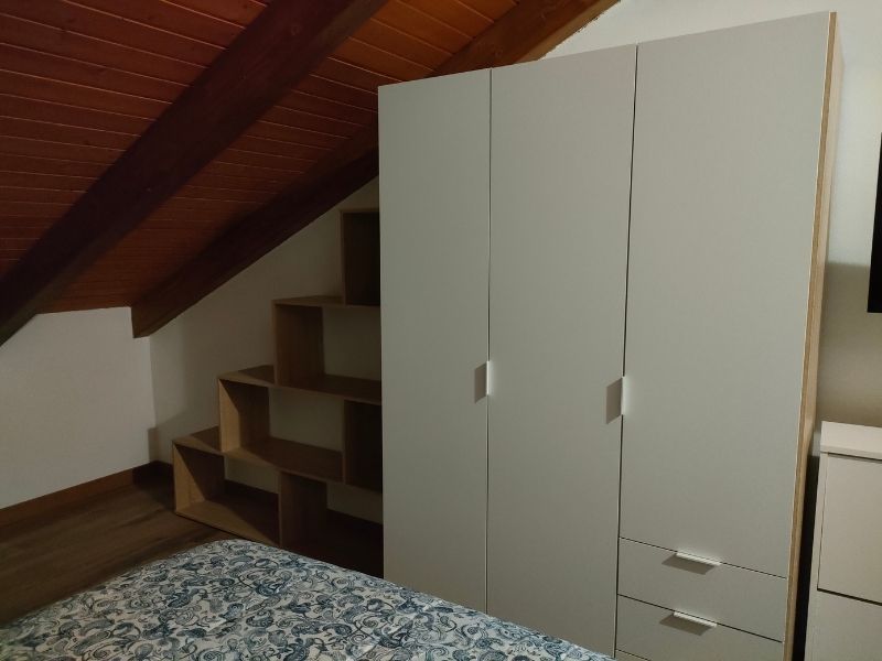 Foto de cliente de Estanteria Baja En Escalera 6 Espacios Color Roble Canadian 145x145x29 cm