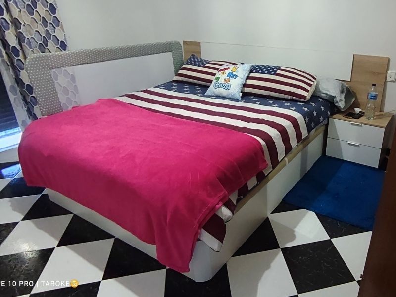 Foto de cliente de Cabecero de Cama con Mesitas Para Habitación Matrimonio 247 cm