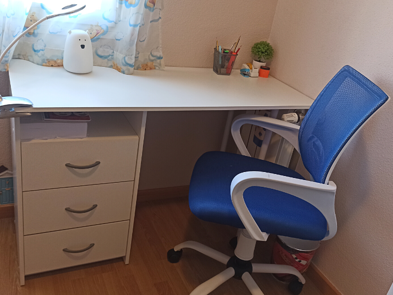 Foto de cliente de Escritorio Aristóteles color blanco mate 3 cajones 1 hueco 123 cm