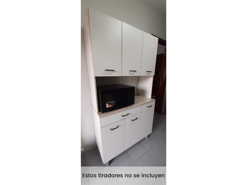 Foto de cliente de Armario aparador blanco cocina 6 puertas. Blanco y roble 101x185 cm