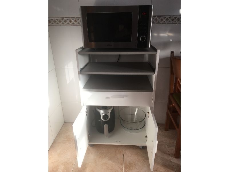 Foto de cliente de Mueble Auxiliar Microondas Con Ruedas Color Blanco 59x92x40 cm
