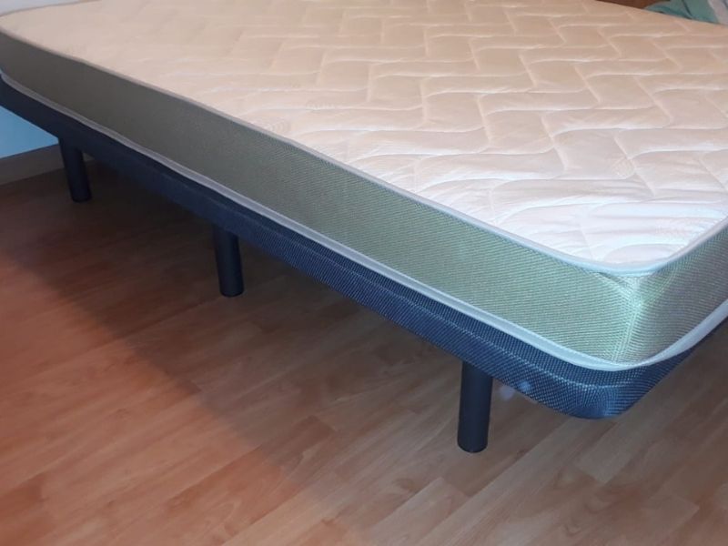 Foto de cliente de Base de Cama Tapizada Transpirable 3D Gris (Pack 6 Patas )