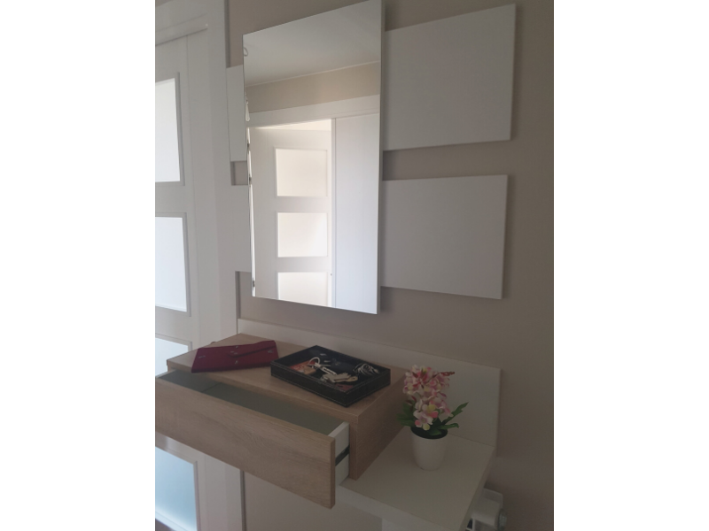 Foto de cliente de Mueble de Entrada Recibidor Moderno Tekkan con Espejo Blanco Y Roble 75 cm