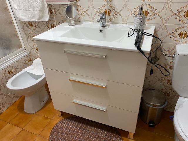 Foto de cliente de Mueble de Baño con Patas y Espejo Blanco Brillo Taria 86x80 (Lavabo Opcional)