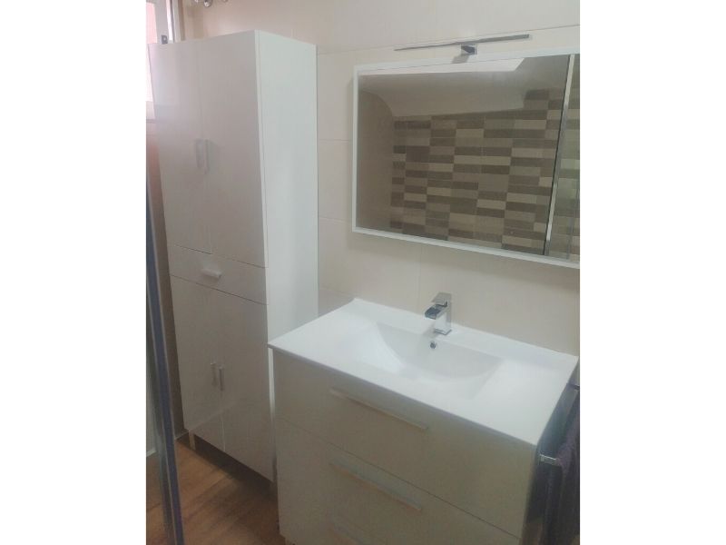 Foto de cliente de Lavabo Encastrado Lavamanos de cerámica 82x46