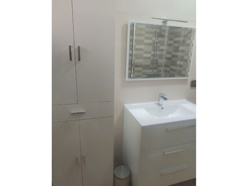 Foto de cliente de Lavabo Encastrado Lavamanos de cerámica 82x46
