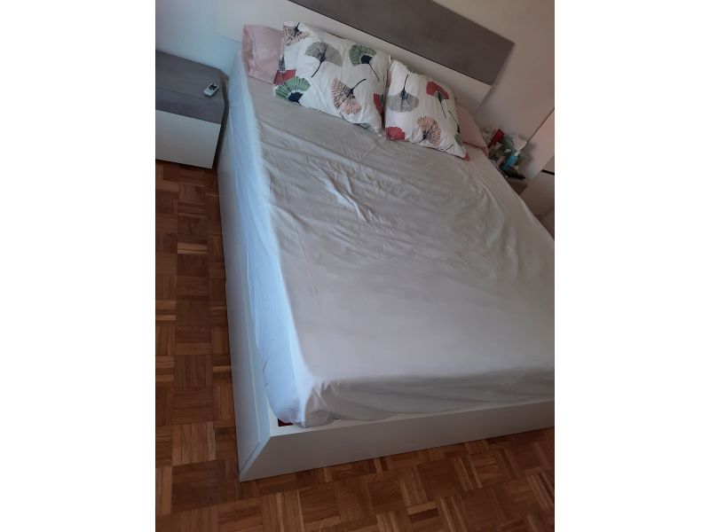 Foto de cliente de Cabecero de Cama con Mesita Moderno Cemento 298 cm