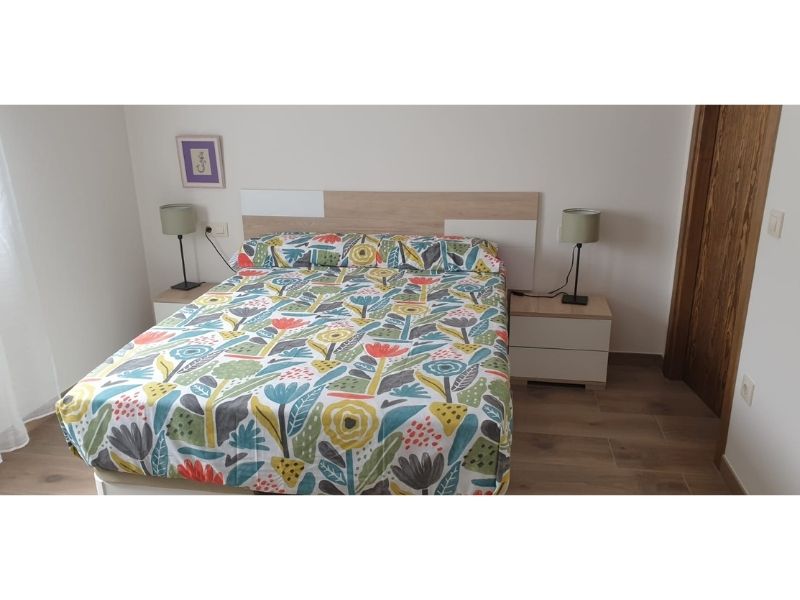 Foto de cliente de Cabecero de Cama con Mesita Erika 270 cm