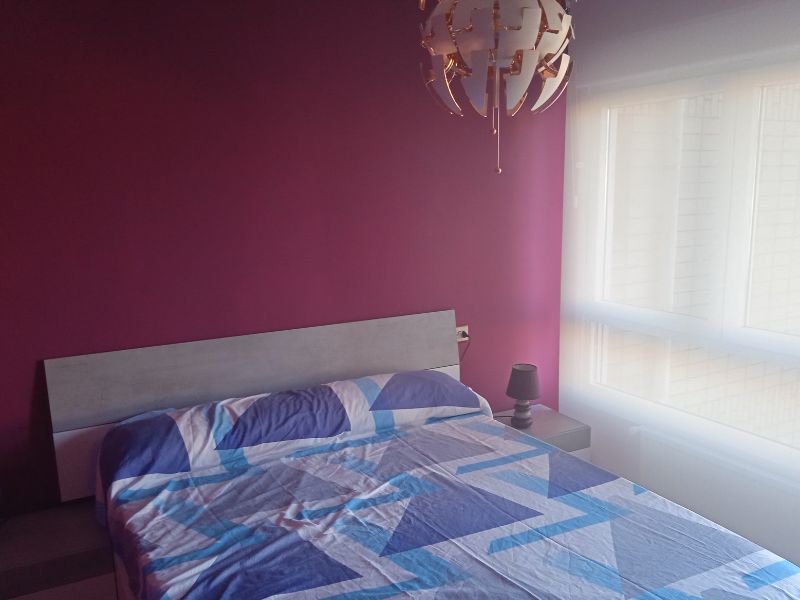 Foto de cliente de Cabecero de Cama con Mesita Moderno Cemento 298 cm