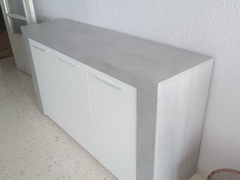 Foto de cliente de Aparador Salón Comedor Estilo Industrial Con 3 Puertas Color Gris Cemento Y Blanco 144 cm