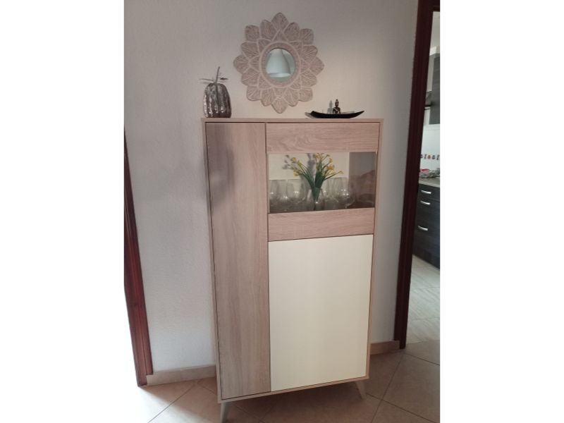 Foto de cliente de Vitrina Kikua Plus color roble y blanco salón 77x142 cm