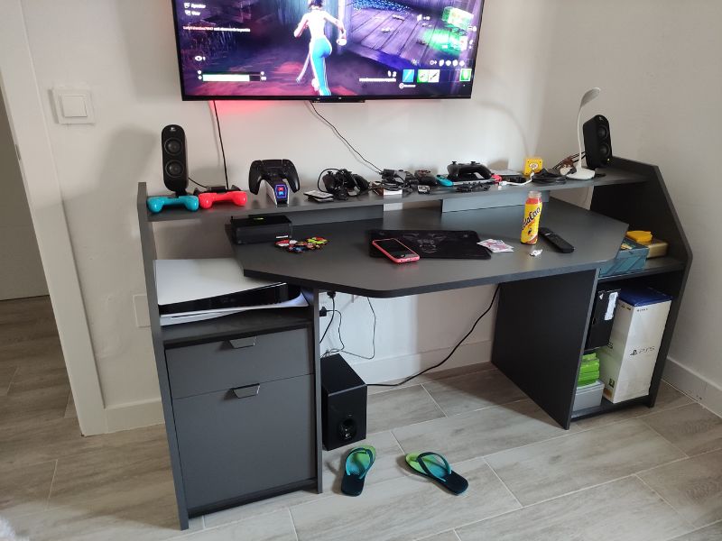 Foto de cliente de Mesa Gaming Station Pro con LED - Gris 180 cm