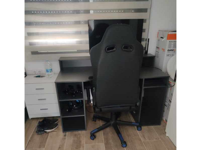 Foto de cliente de Mesa gamer Ozone gris reversible 136 cm