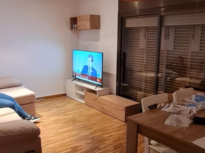 Foto de cliente de Mueble de salón Julia roble nodi y blanco artik 220 cm