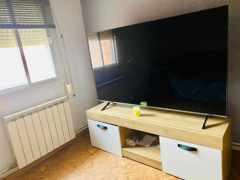 Foto de cliente de Mesa para TV Argos 150 cm naturale y blanco