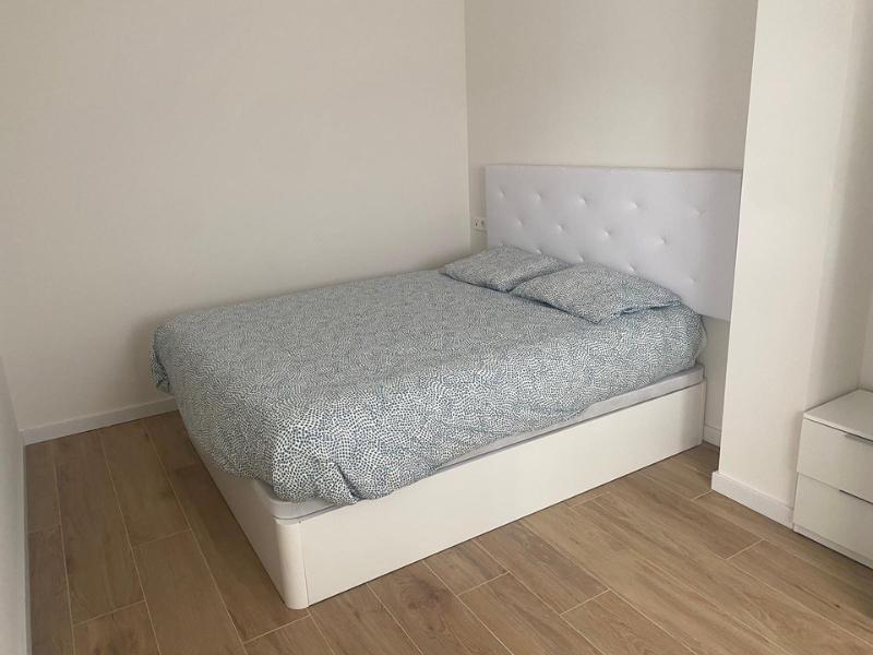 Foto de cliente de Cabecero Camile Dormitorio Principal Color Blanco De Polipiel Cama 150 cm