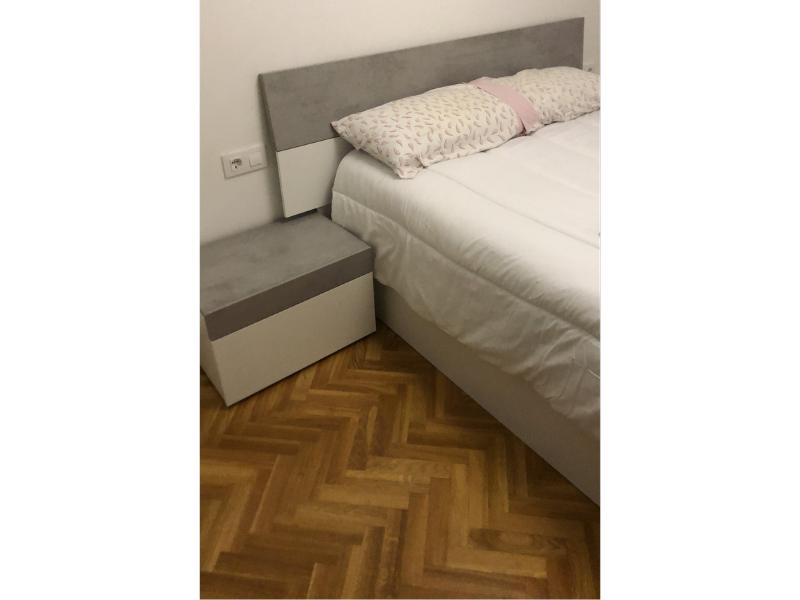 Foto de cliente de Cabecero de Cama con Mesita Moderno Cemento 298 cm