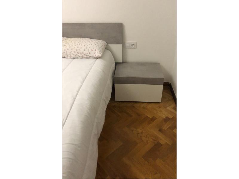 Foto de cliente de Cabecero de Cama con Mesita Moderno Cemento 298 cm