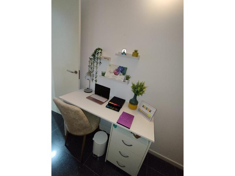 Foto de cliente de Escritorio Aristóteles color blanco mate 3 cajones 1 hueco 123 cm