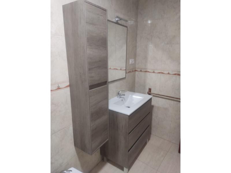 Foto de cliente de Mueble de Baño con Patas y Espejo Zenda 80 cm (Lavamanos Opcional)