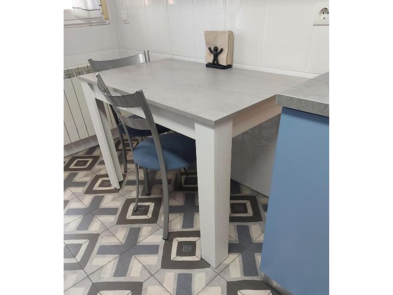 Foto de cliente de Mesa cocina Cloe en Blanco artik y Cemento 78x109x67 cm