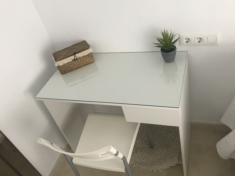 Foto de cliente de Pack Escritorio y 2 Estanterías Turín Color Blanco