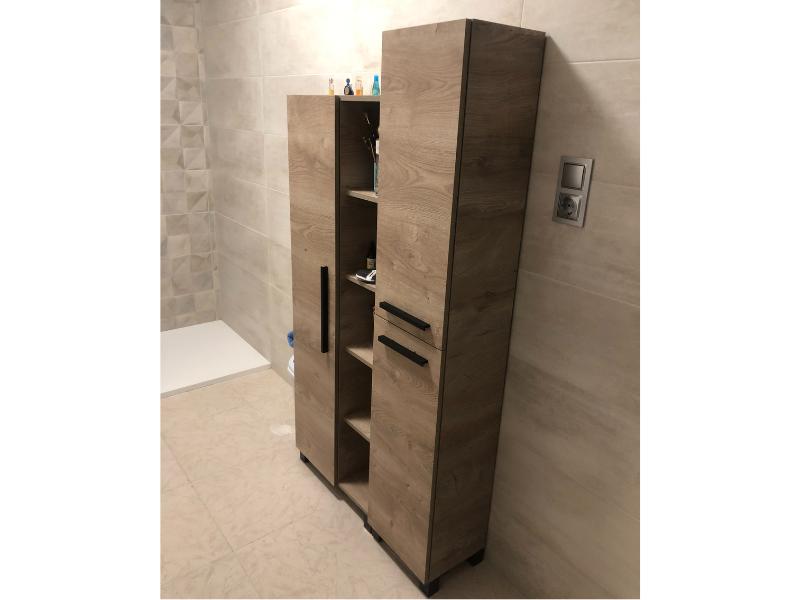 Foto de cliente de Columna de Baño 1P + Estantes Roble 51x135 cm