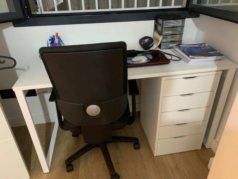 Foto de cliente de Mesa Escritorio Estudio Oficina Color Blanco Nexus Con Puerto USB 135 cm