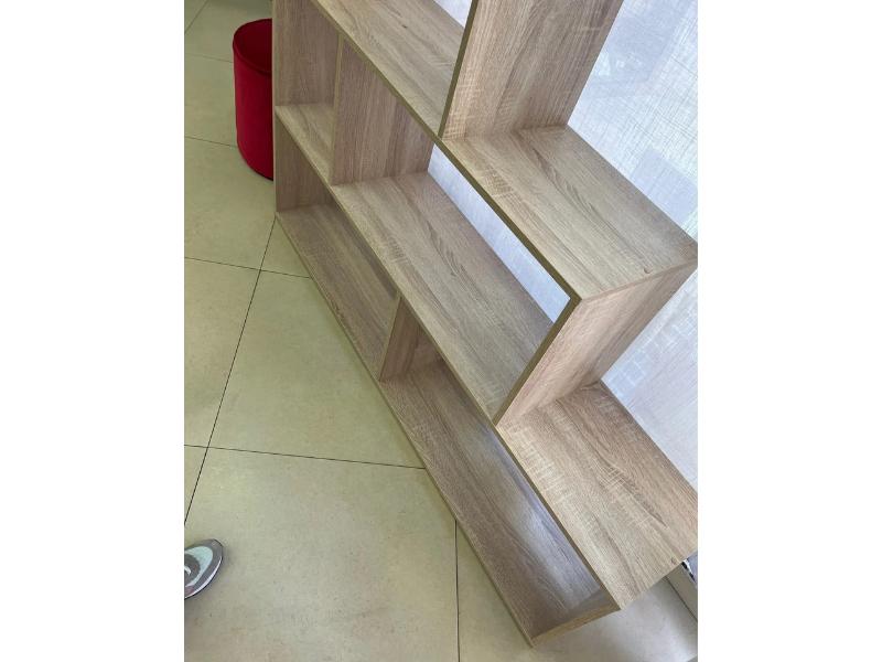 Foto de cliente de Estanteria Baja En Escalera 6 Espacios Color Roble Canadian 145x145x29 cm