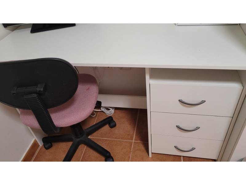 Foto de cliente de Escritorio Aristóteles color blanco mate 3 cajones 1 hueco 123 cm