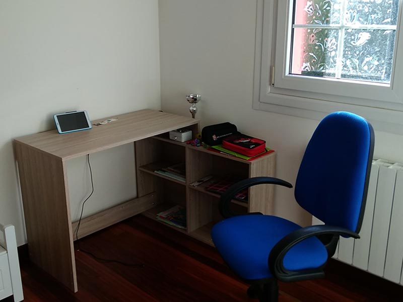 Foto de cliente de Mesa escritorio con estanteria baja Roble Shannon 112 cm