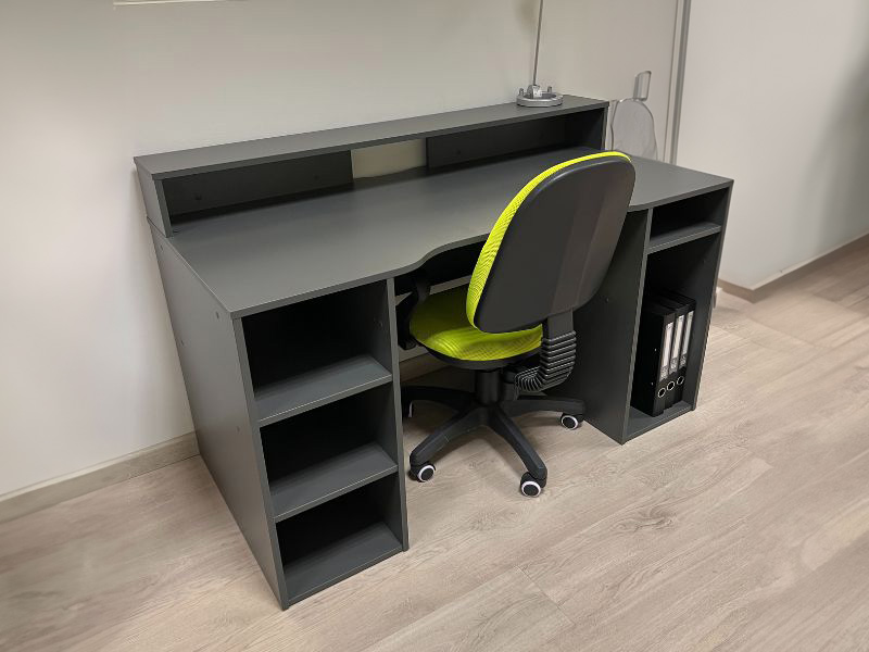 Foto de cliente de Mesa gamer Ozone gris reversible 136 cm