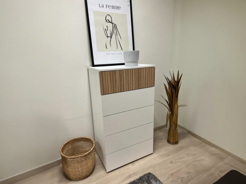 Foto de cliente de Cómoda Ethna 5 Cajones Color Blanco Artik Y Natur 61x109 cm