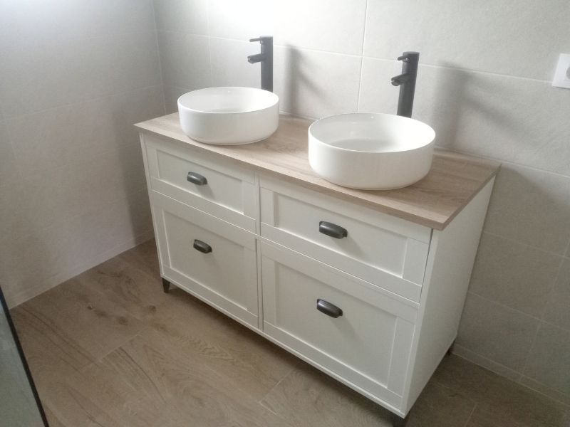 Foto de cliente de Mueble de Baño con Patas Toscana Color Blanco Soft y Roble Cambrian 120 cm (Lavabos Opcional)