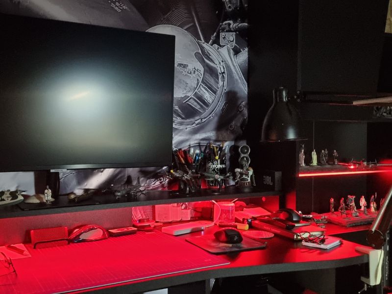 Foto de cliente de Pack gaming con LED color negro (mesa + 2 estanterías)