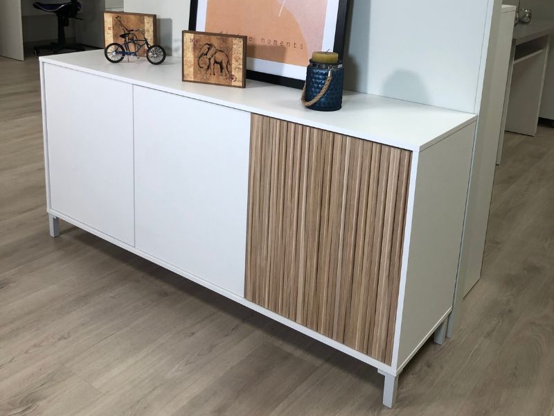 Foto de cliente de Aparador Ethna Salón 3 Puertas En Blanco Y Natur 154 cm