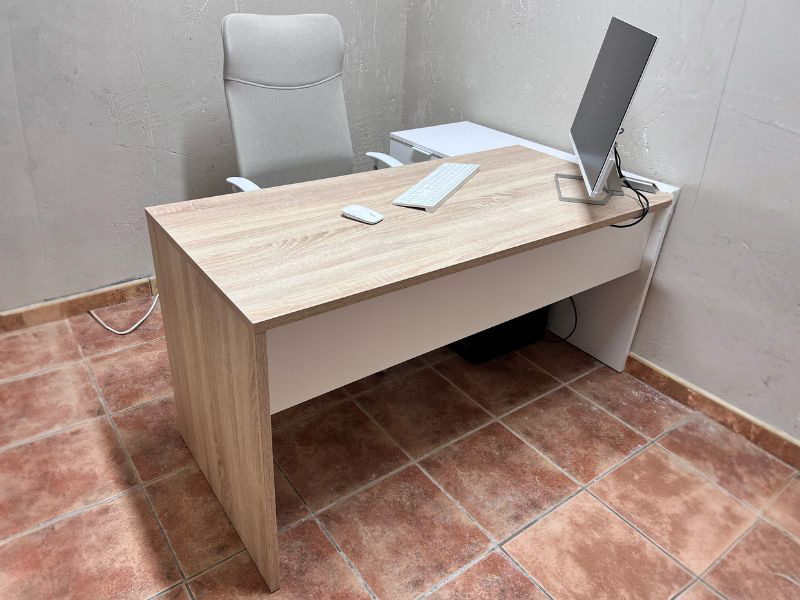 Foto de cliente de Mesa oficina escritorio office roble y blanco 145 cm